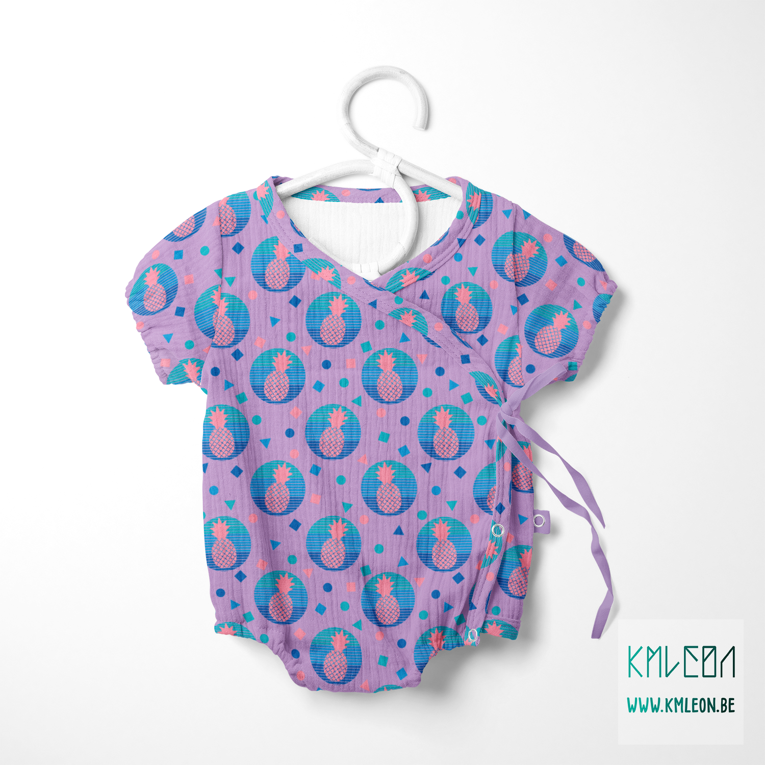 Roze ananassen en blauwe cirkels stof