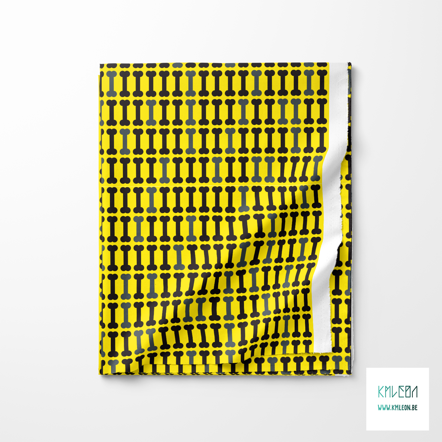 Zwarte en grijze botten stof