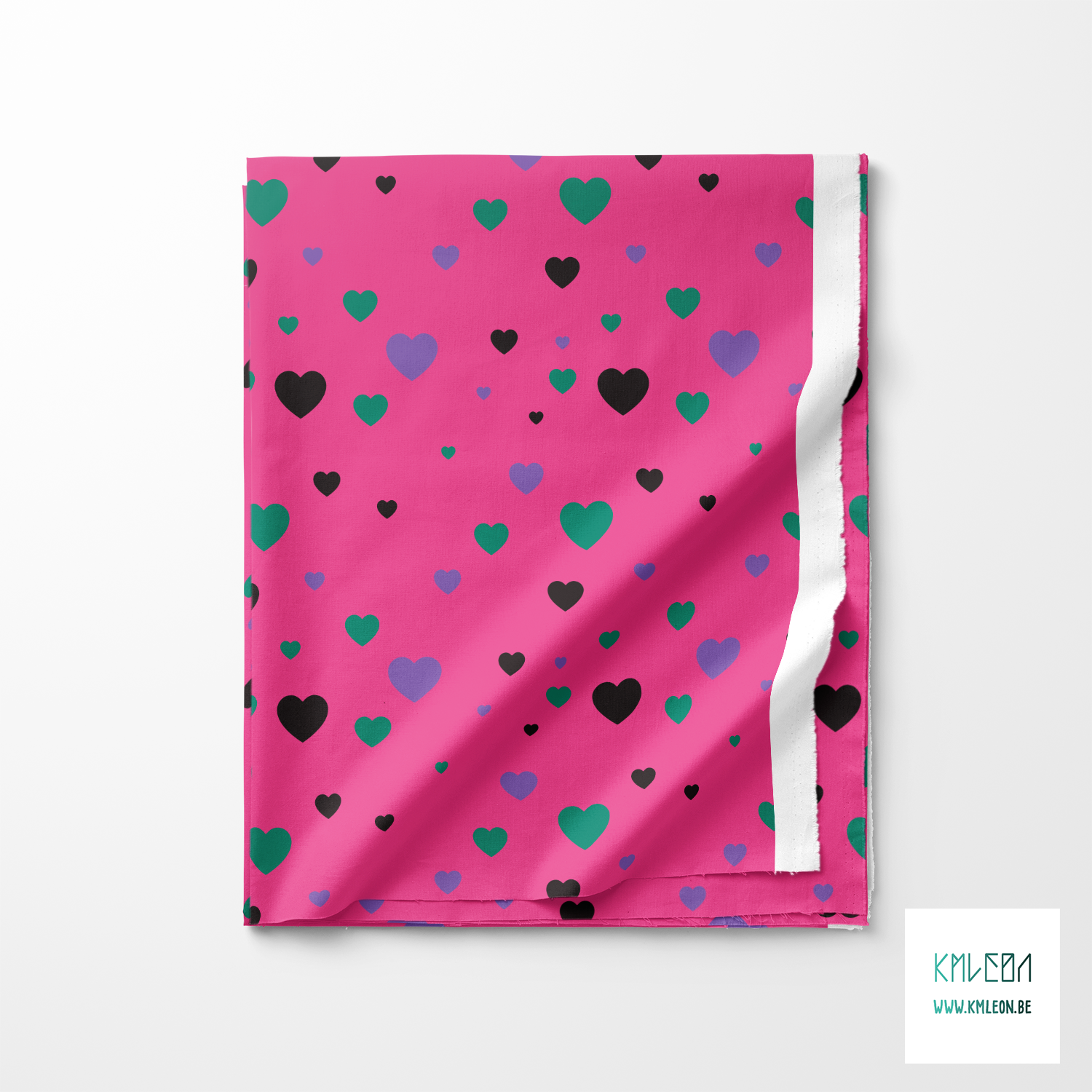 Paarse, groene en zwarte hartjes stof