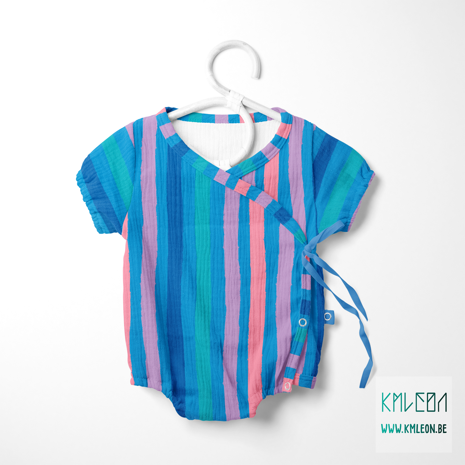 Roze, paarse, blauwgroene en blauwe strepen stof