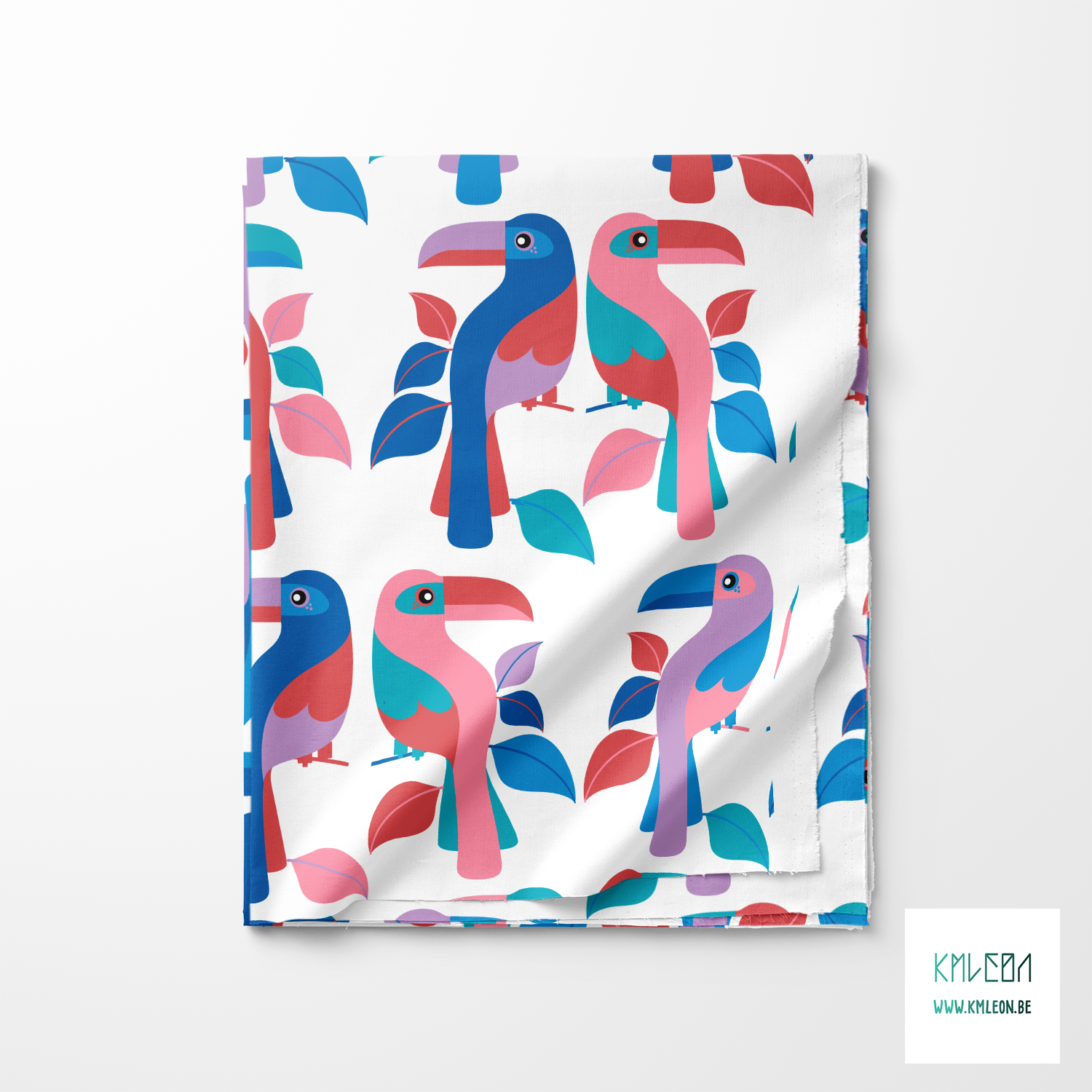 Papegaaien en blaadjes stof