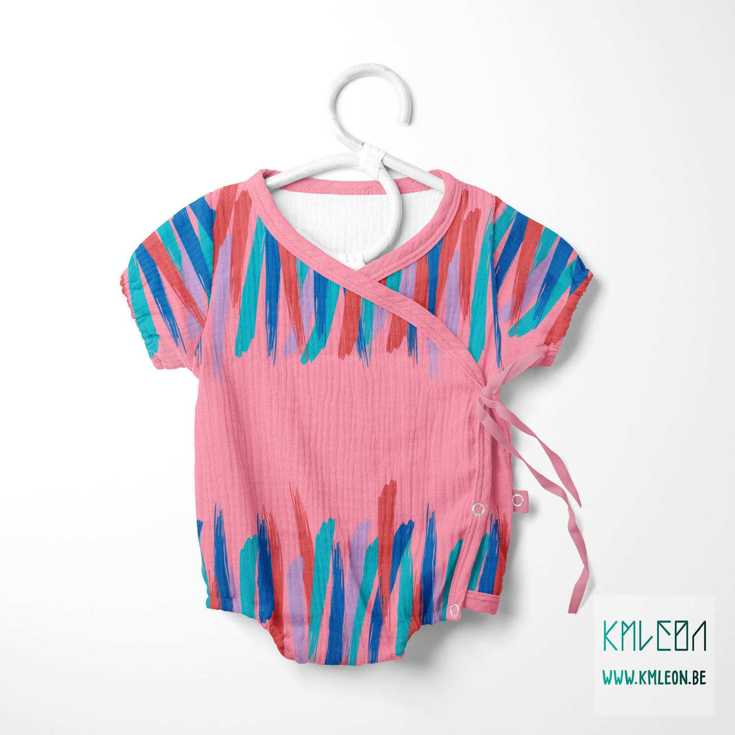 Paarse, blauwe, blauwgroene en rode penseelstreken stof