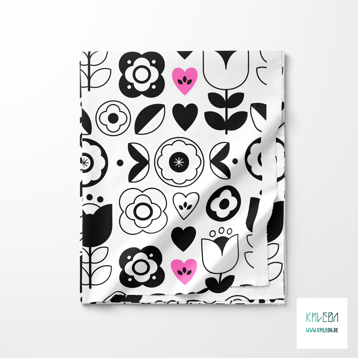 Zwarte bloemen en hartjesstof