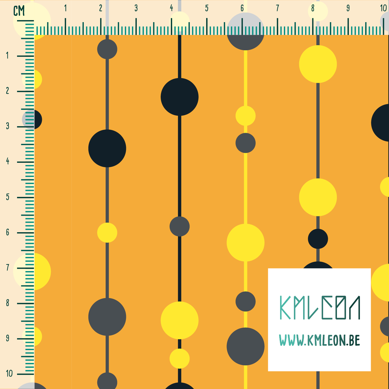 Grijze, gele en donker blauwgroene parels op draadjes stof
