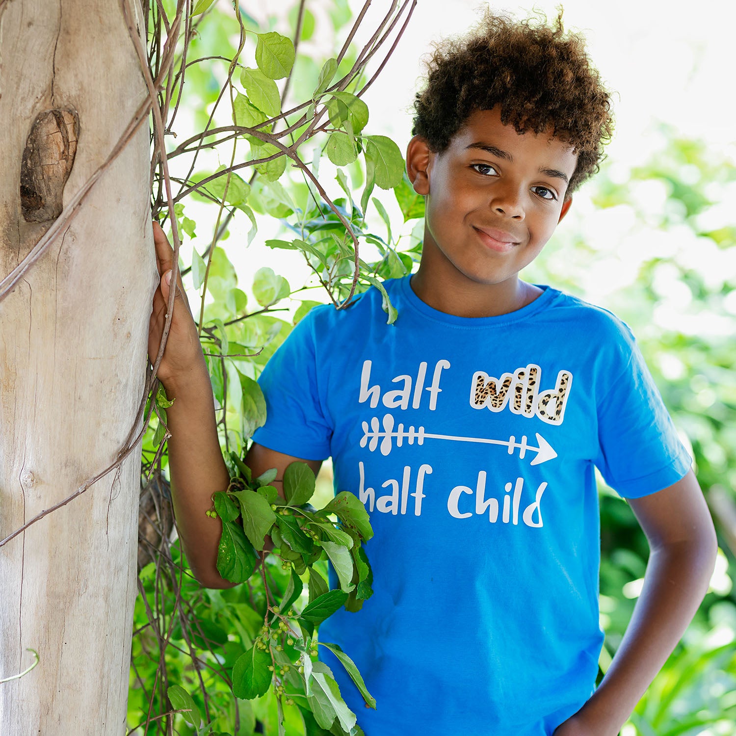 Half wild, Half child' kind shirt met korte mouwen
