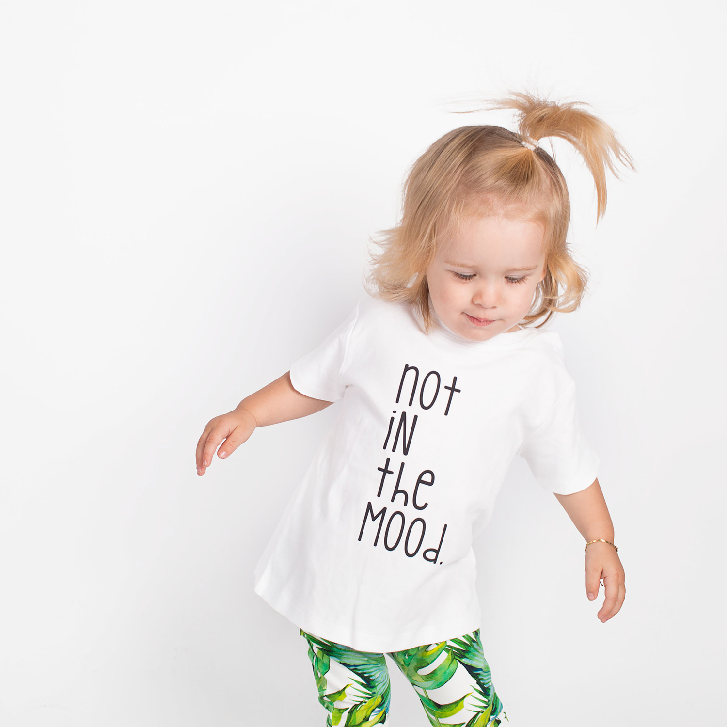 'Not in the mood' baby shirt met korte mouwen