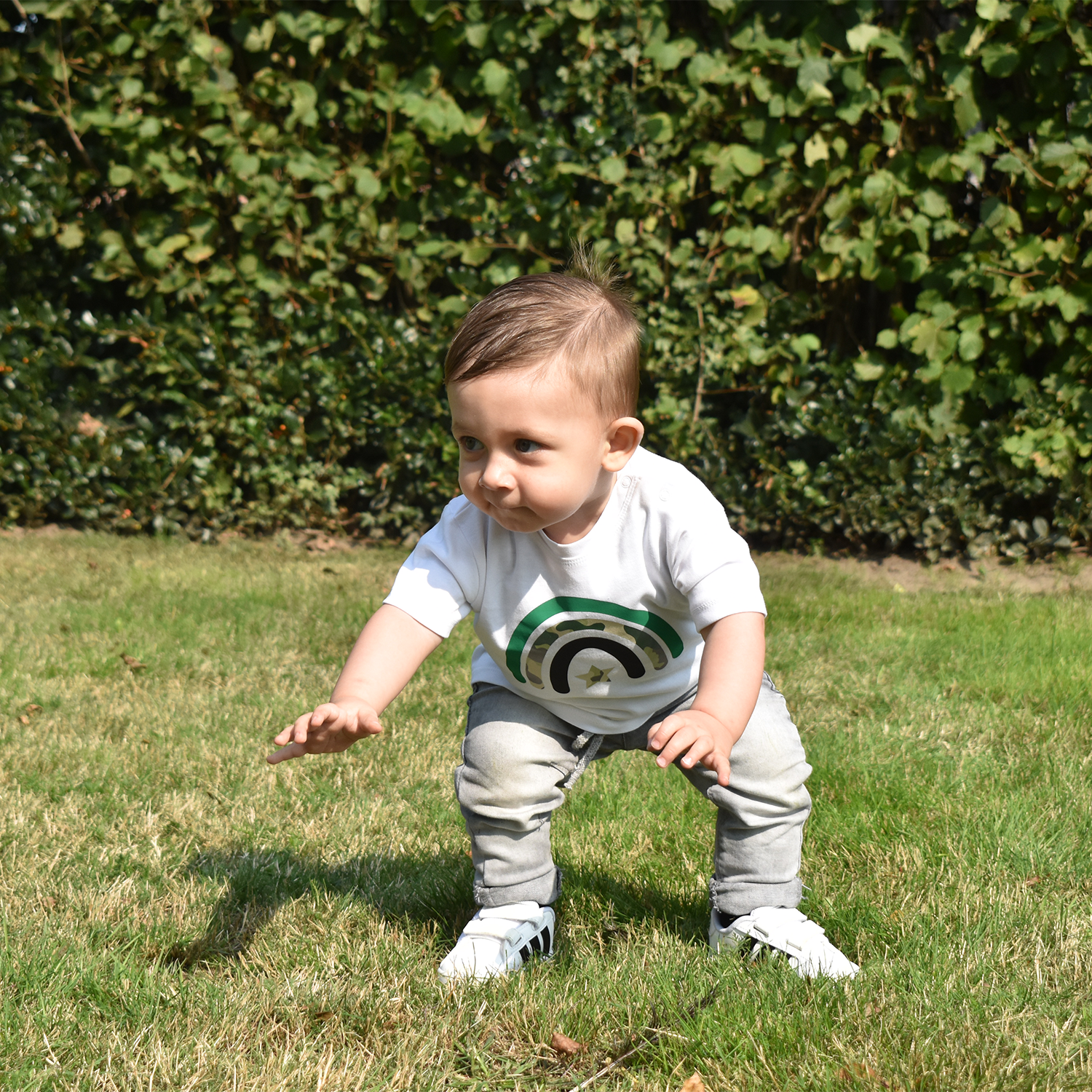 Camouflage regenboog baby shirt met korte mouwen
