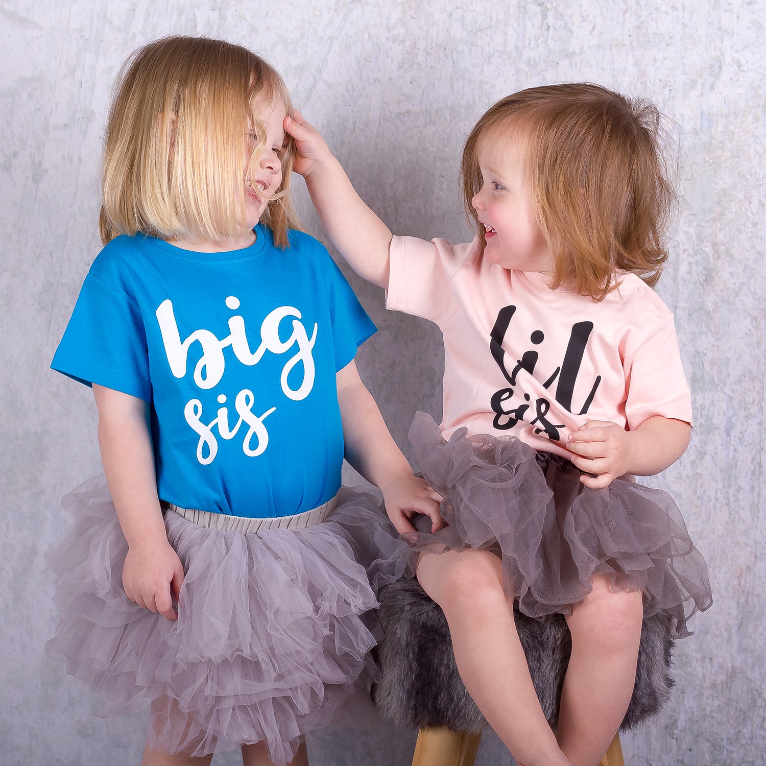 'Lil sis' baby shirt met korte mouwen