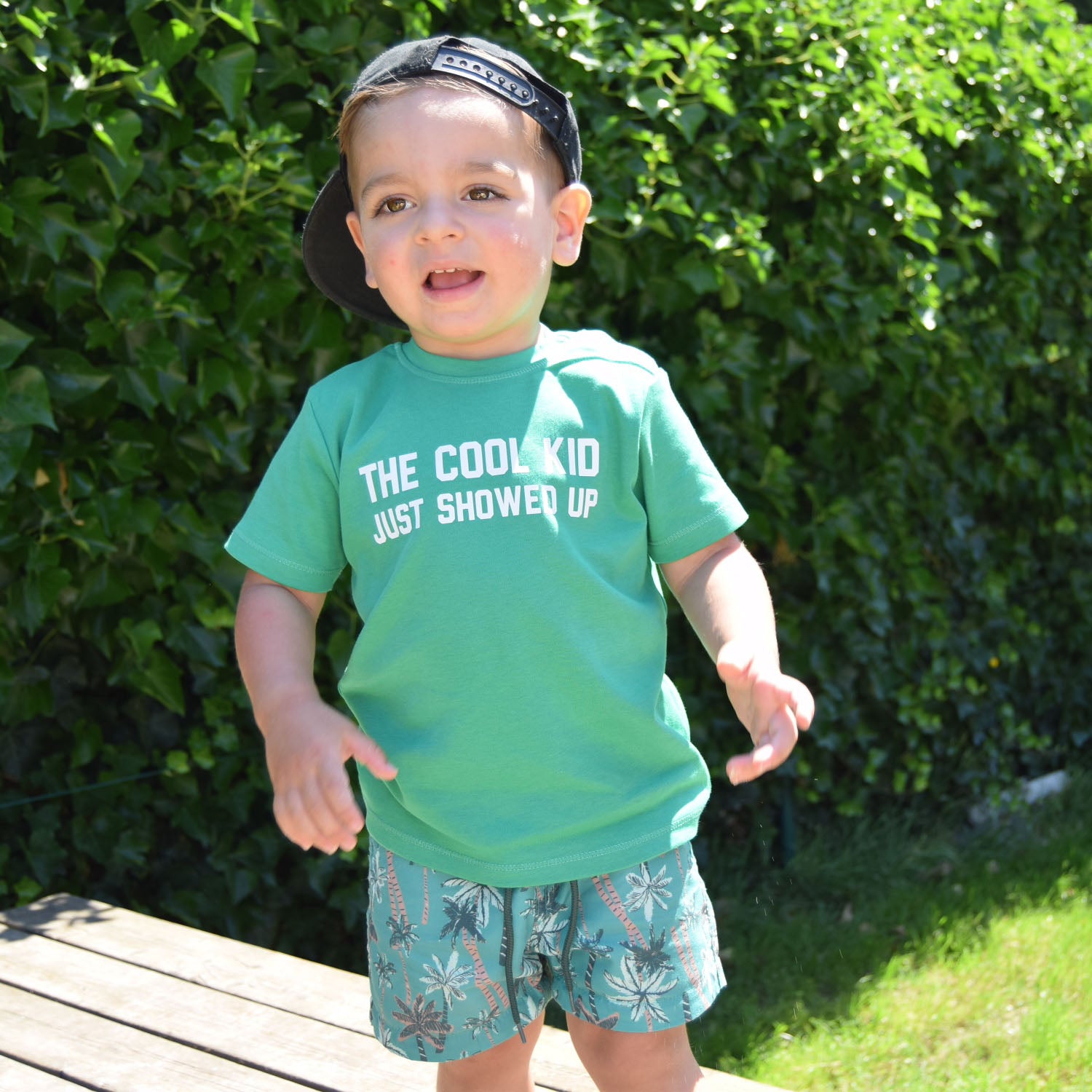 'The cool kid just showed up' baby shirt met korte mouwen