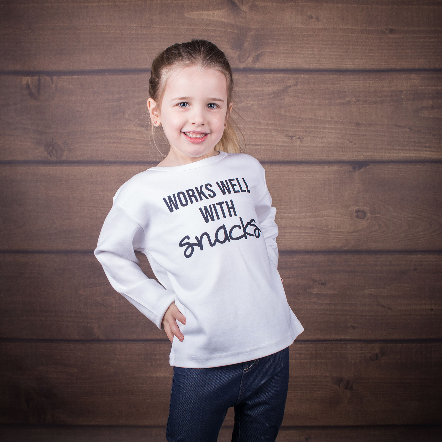'Works well with snacks' kind shirt met lange mouwen