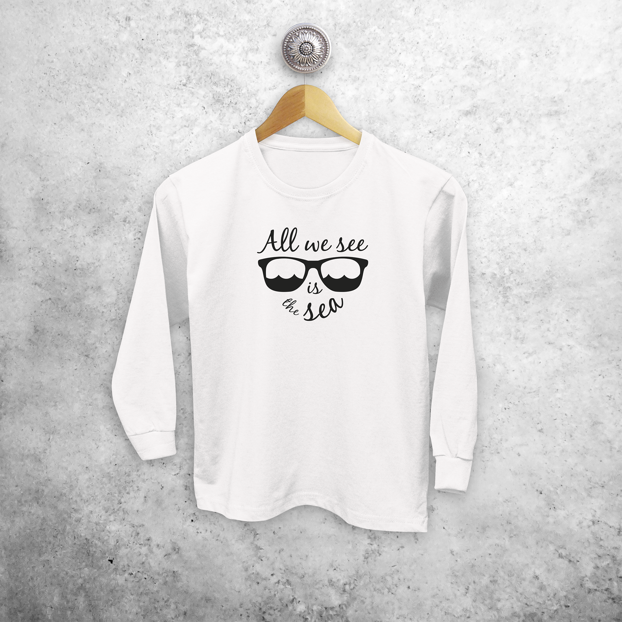 'All we see is the sea' kind shirt met lange mouwen