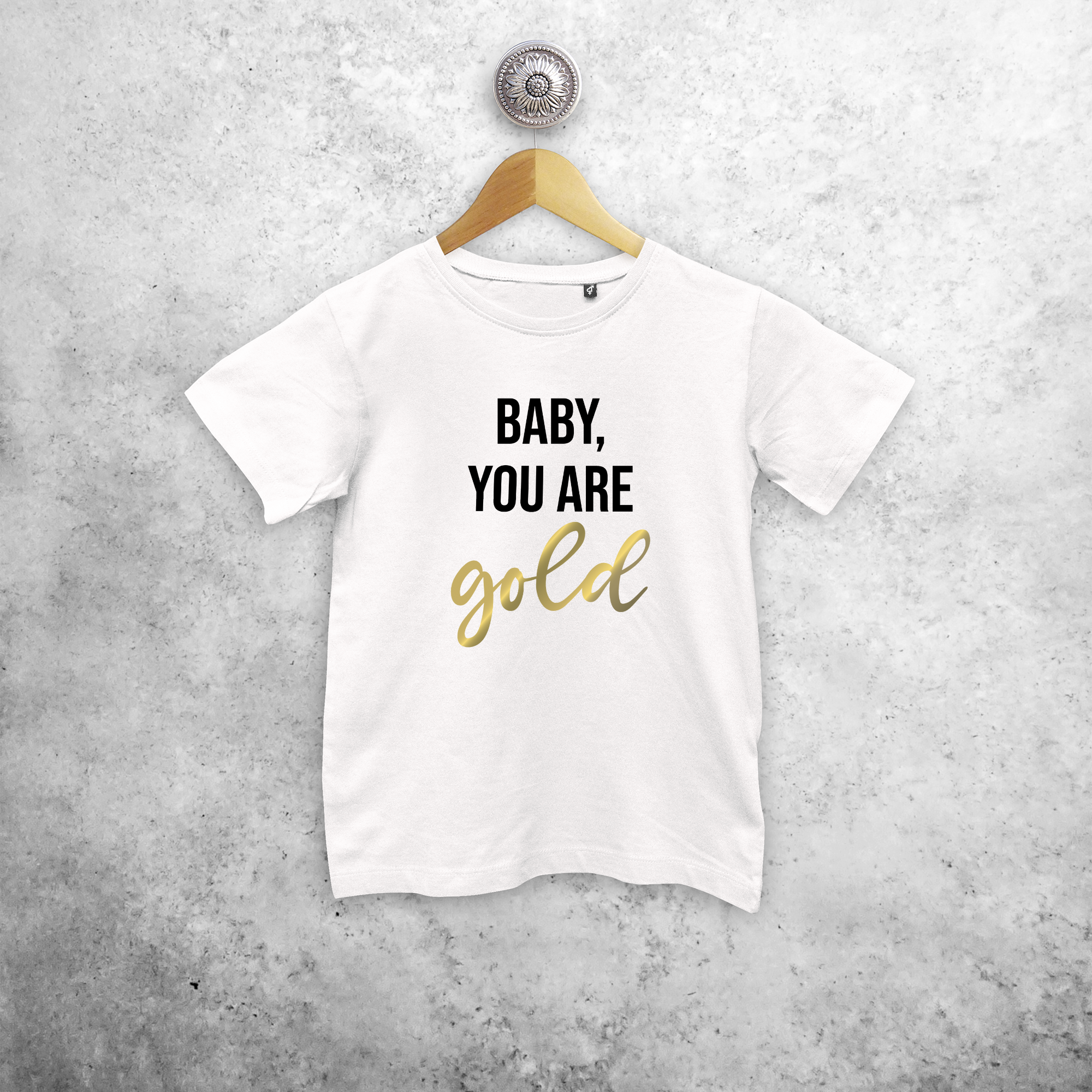 'Baby you are gold' kind shirt met korte mouwen