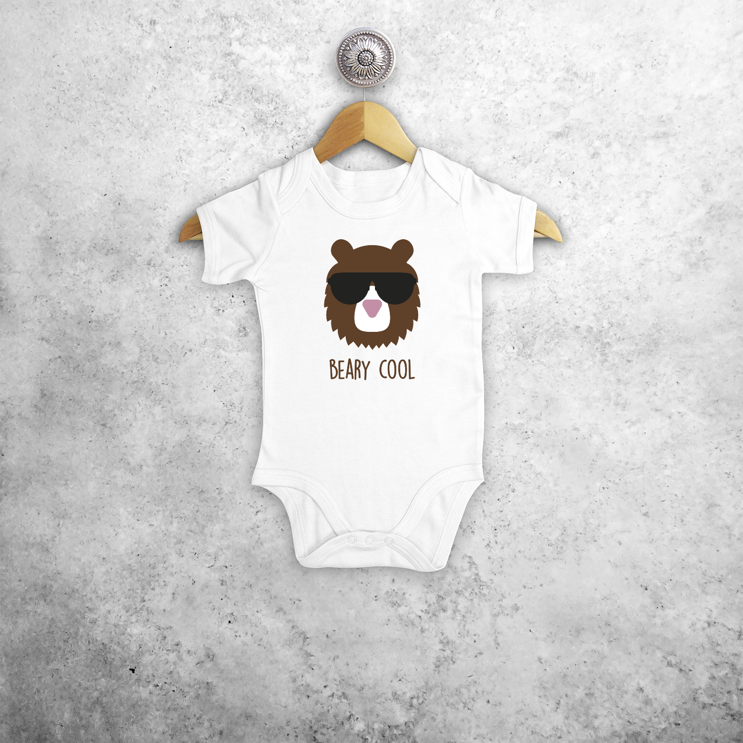 Beary cool' baby kruippakje met korte mouwen