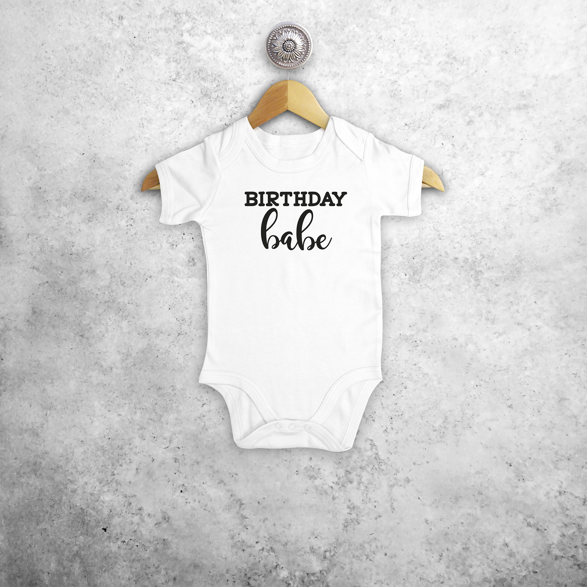 'Birthday babe' baby shortsleeve bodysuit