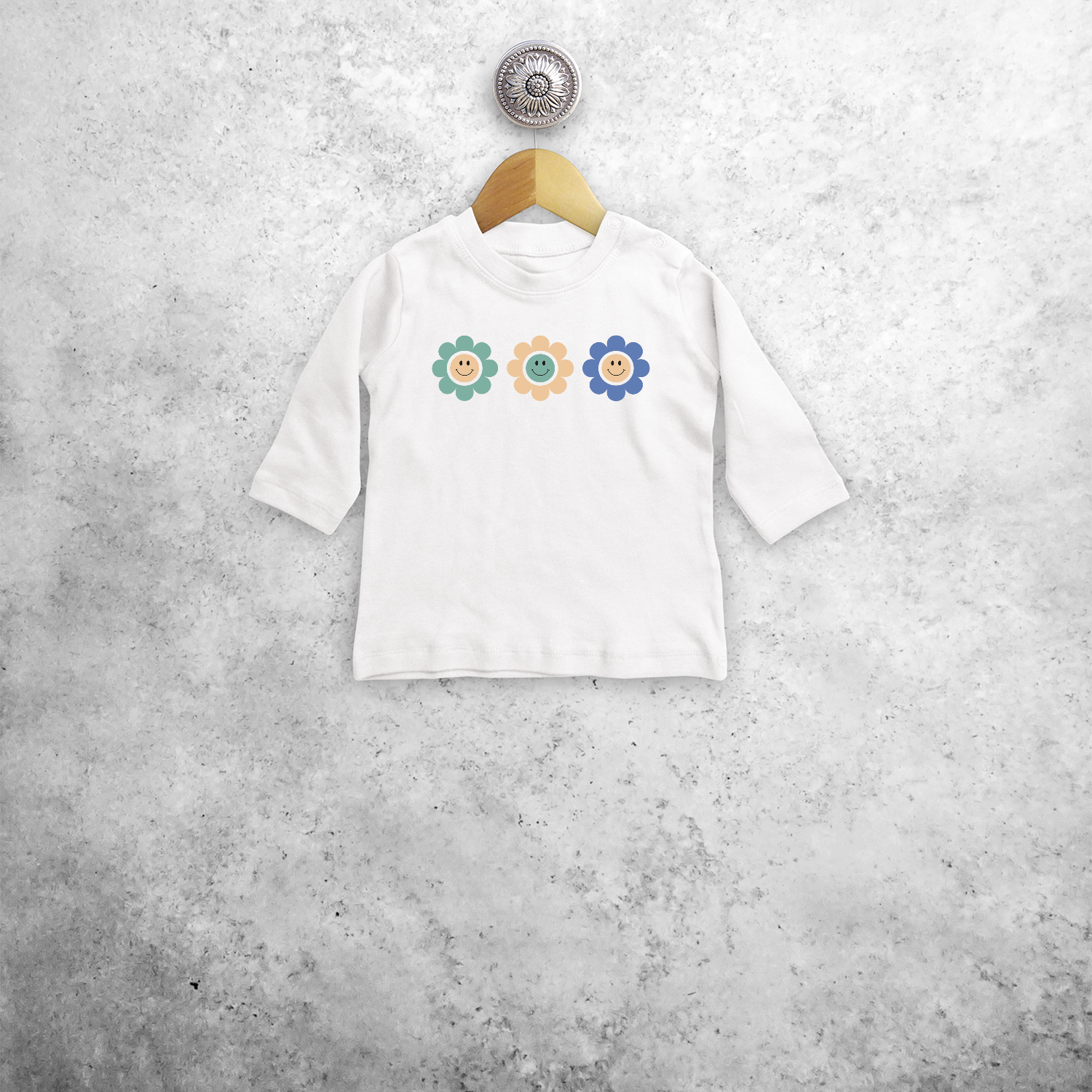 Smiley bloemen baby shirt met lange mouwen