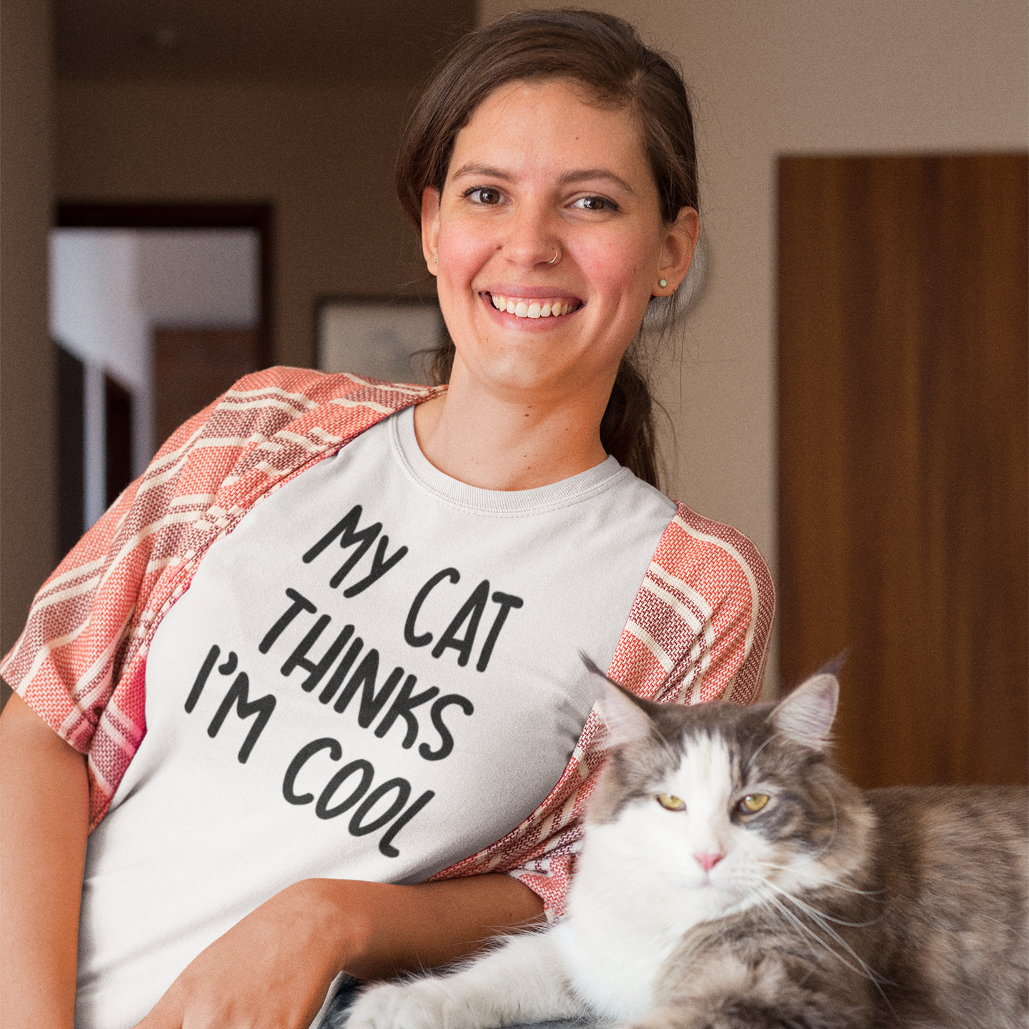 'My cat thinks I'm cool' volwassene shirt