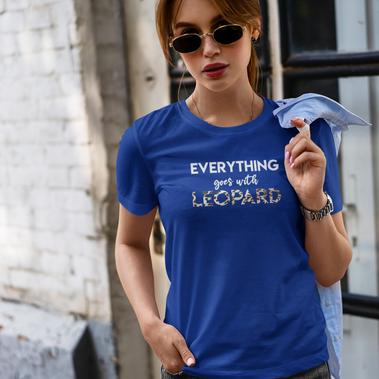 'Everything goes with leopard' volwassene shirt
