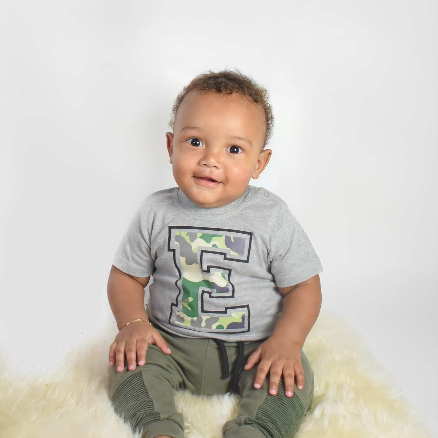 Camouflage letter baby shirt met korte mouwen