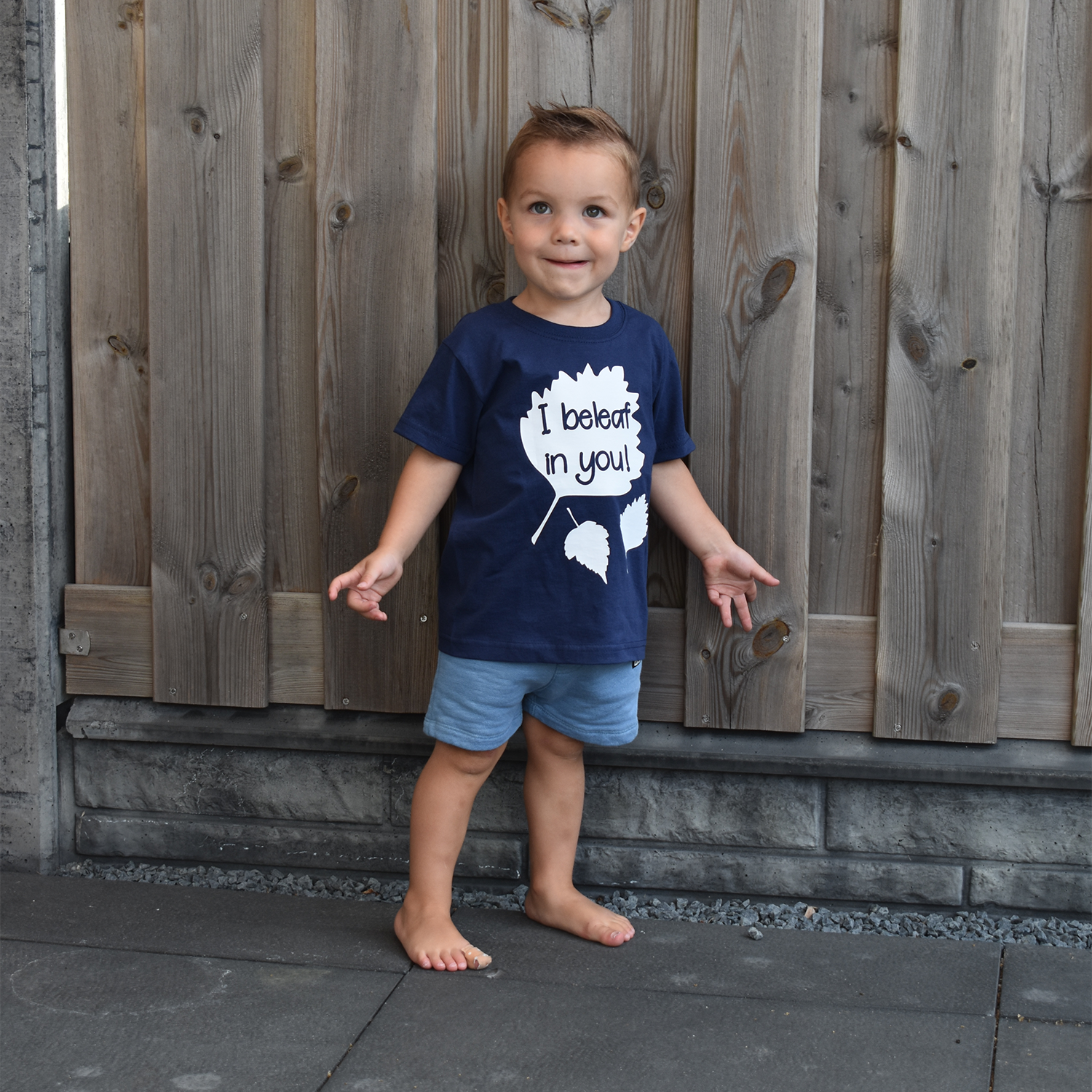 'I beleaf in you!' kind shirt met korte mouwen