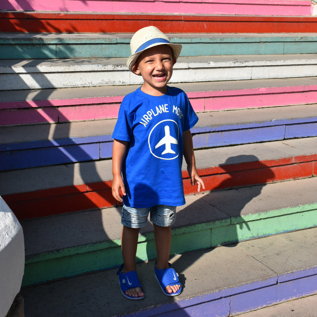 'Airplane mode' kind shirt met kort mouwen