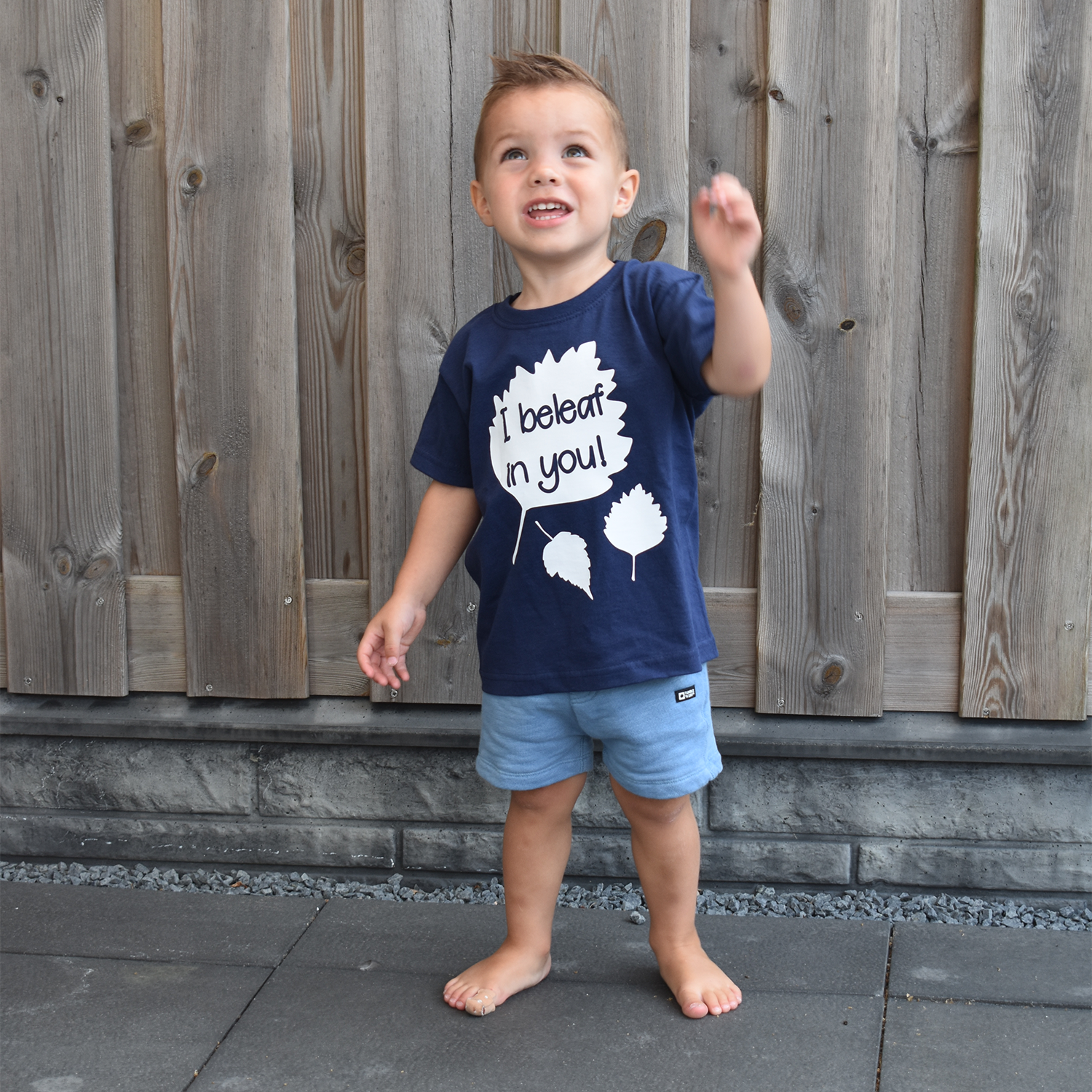 'I beleaf in you!' kind shirt met korte mouwen