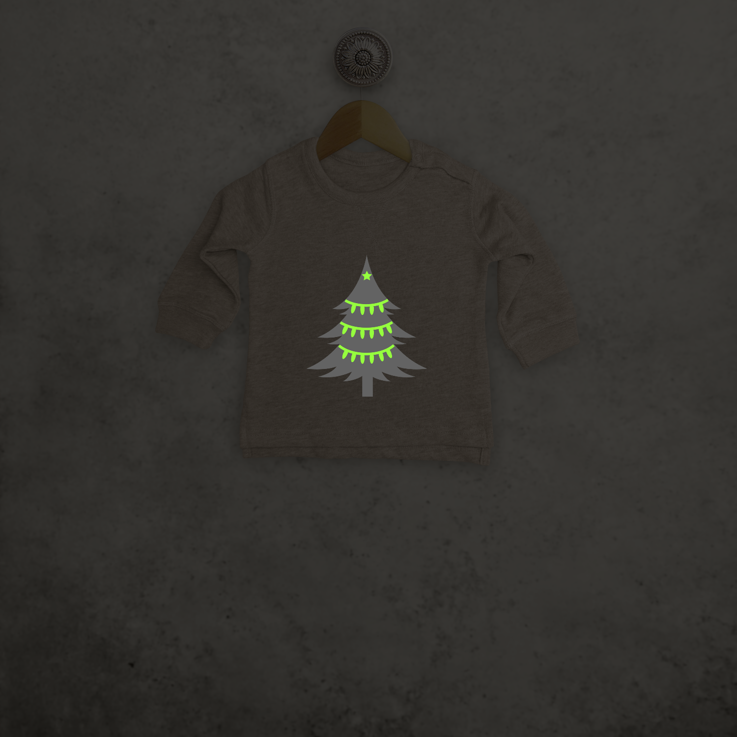Kerstboom glow in the dark baby trui