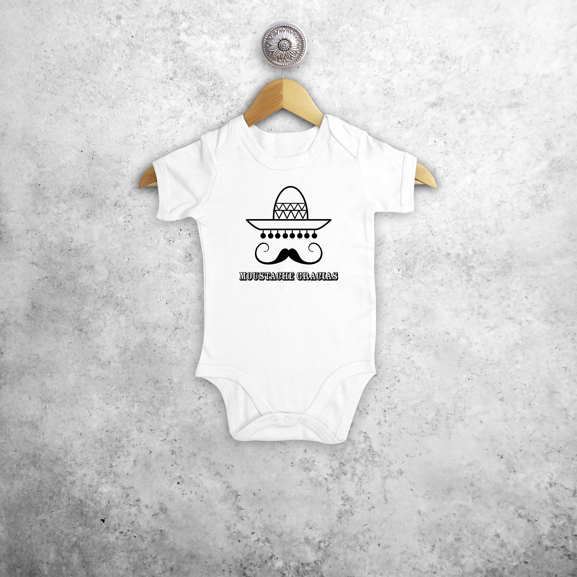 'Moustache gracias' baby kruippakje met korte mouwen
