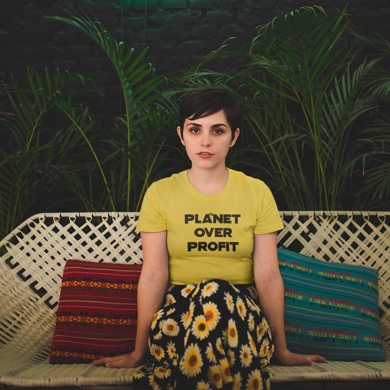 'Planet over profit' volwassene shirt