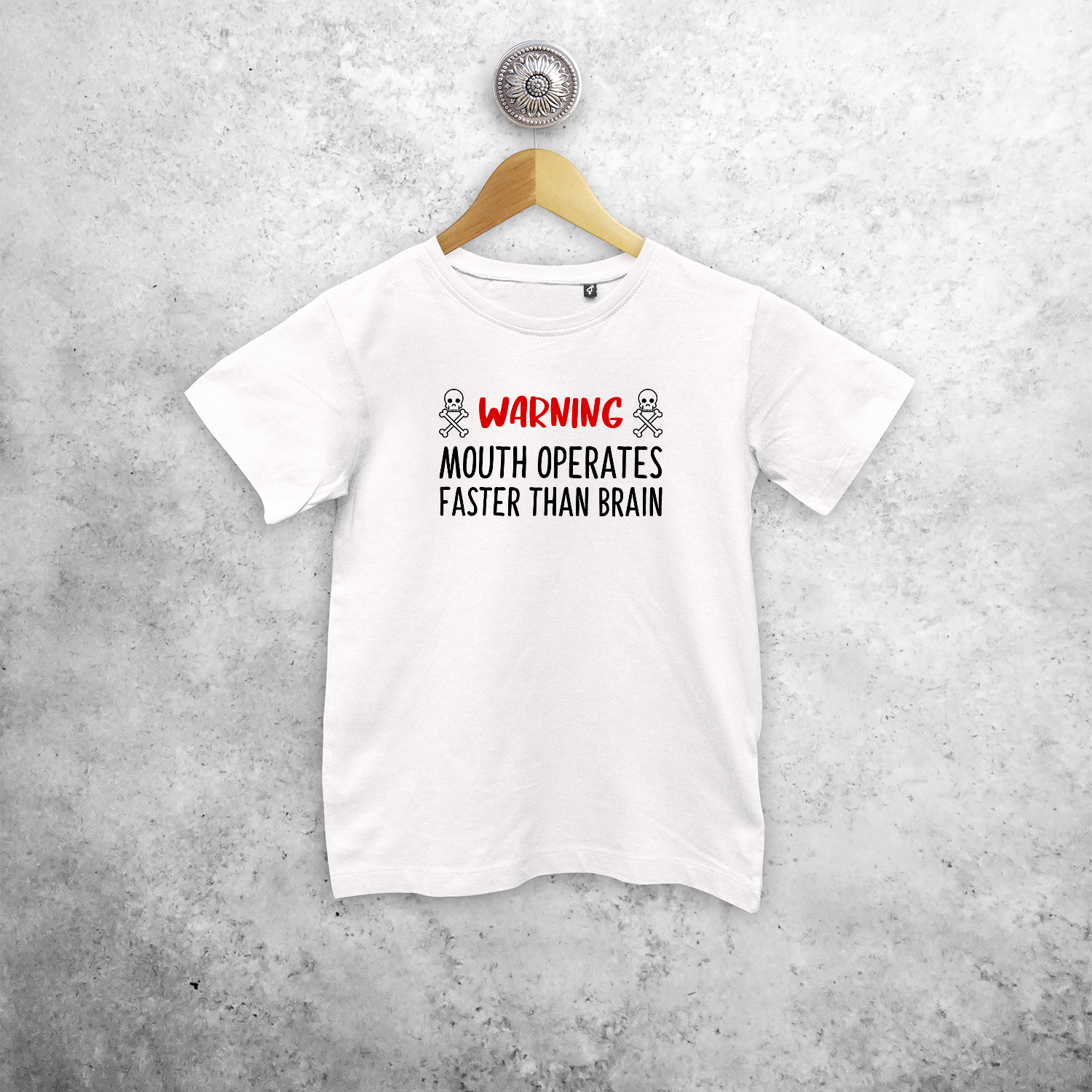 Warning: mouth operates faster than brain' kind shirt met korte mouwen