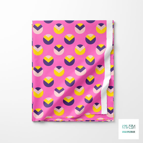 Gele, roze en paarse cirkels en driehoeken stof