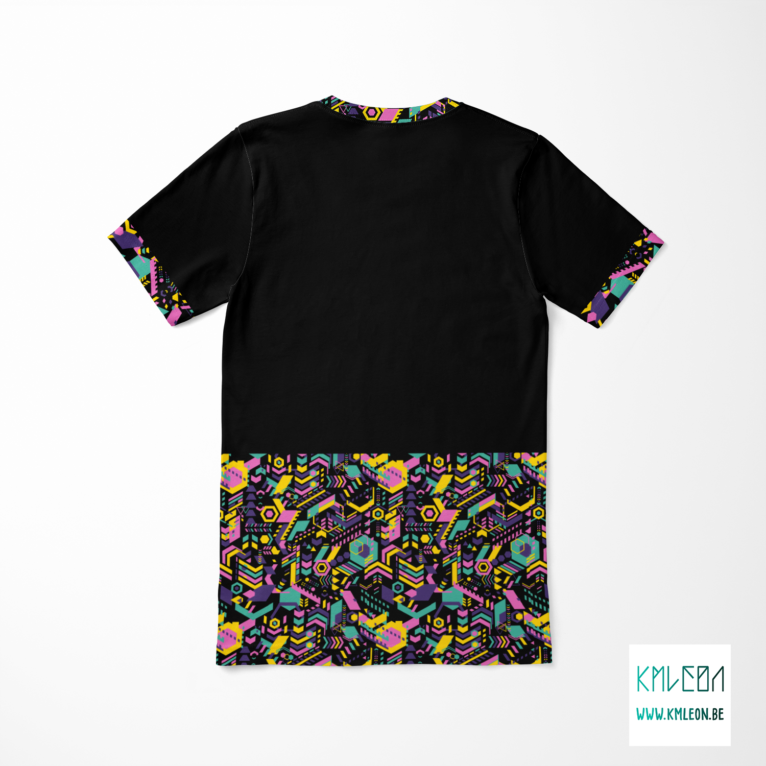 Zwart en geometrische vormen knip en stik t-shirt ©