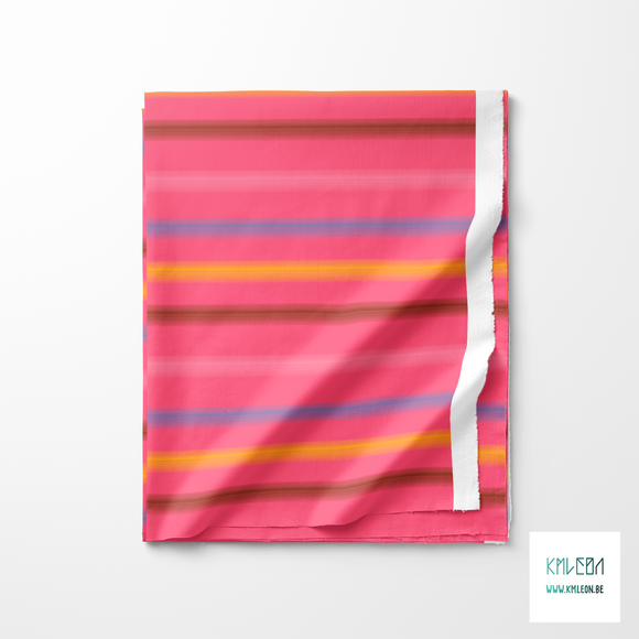 Zachte horizontale strepen in roze, bruin, blauw en geel stof