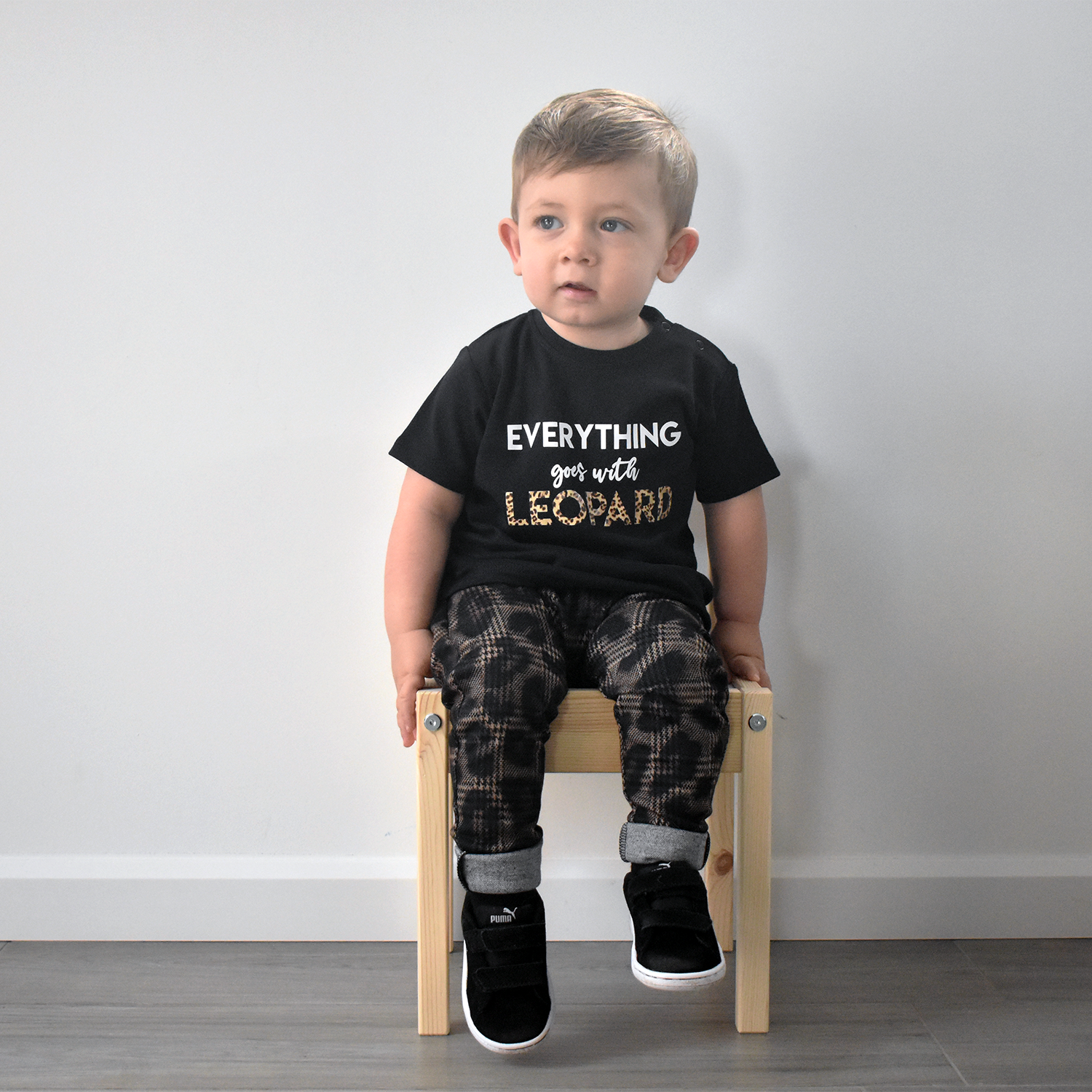 'Everything goes with leopard' baby shortsleeve shirt
