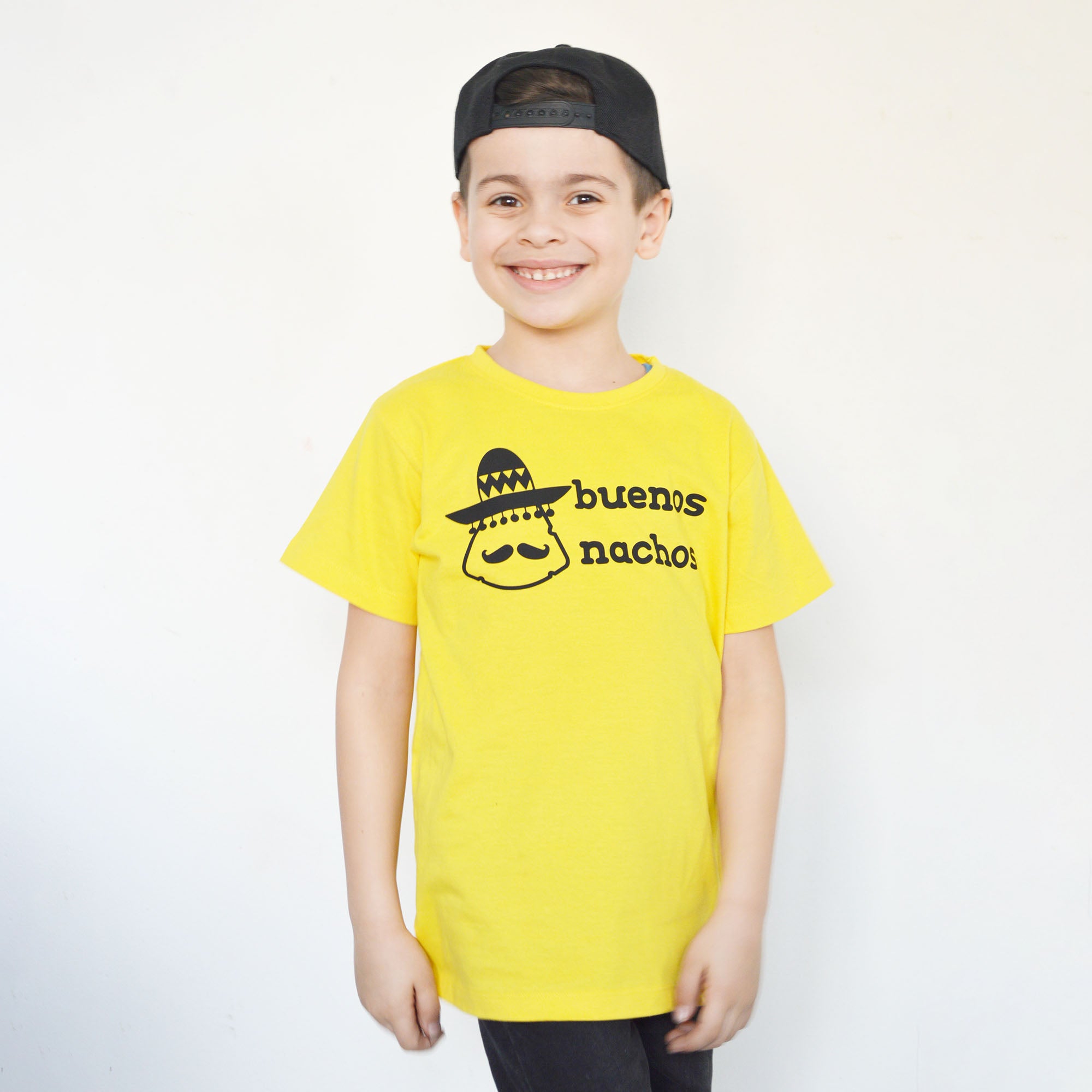 'Buenos nachos' kids shortsleeve shirt