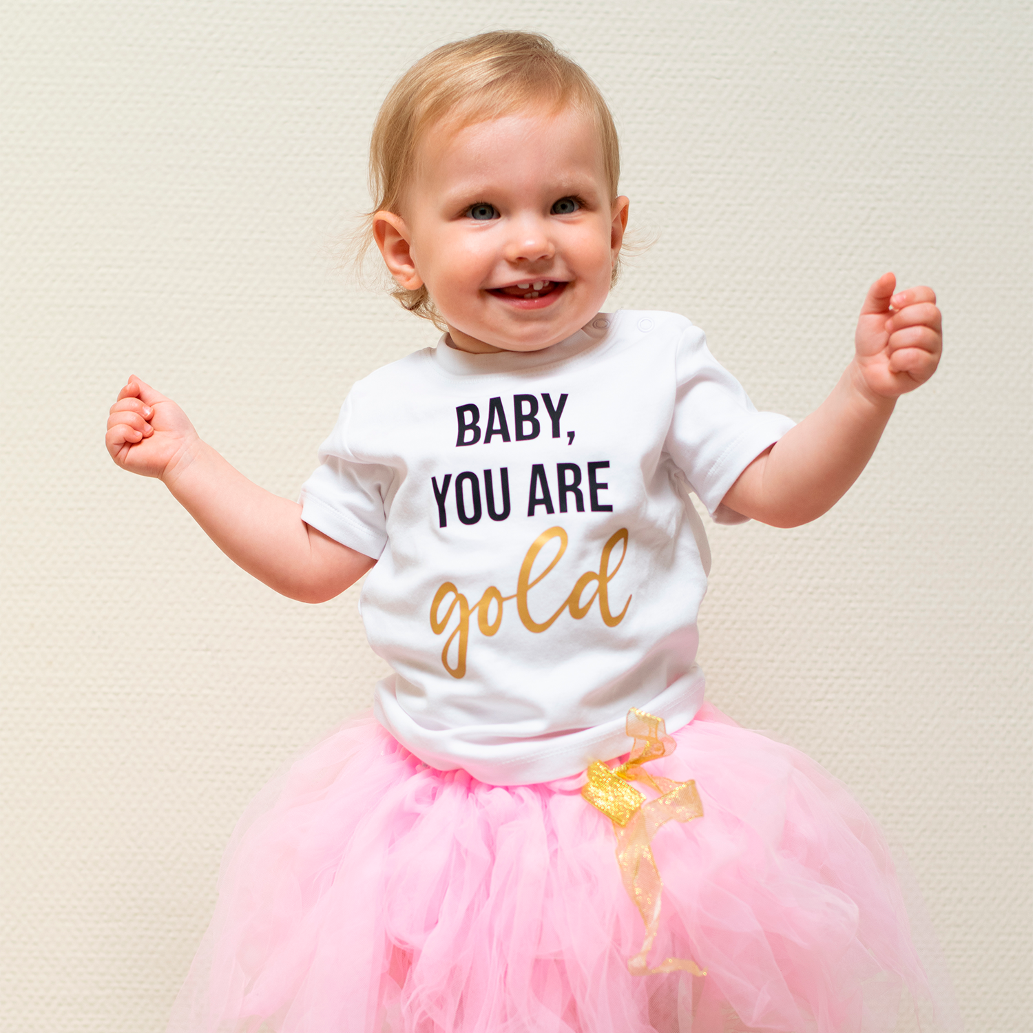 'Baby you are gold' baby shirt met korte mouwen