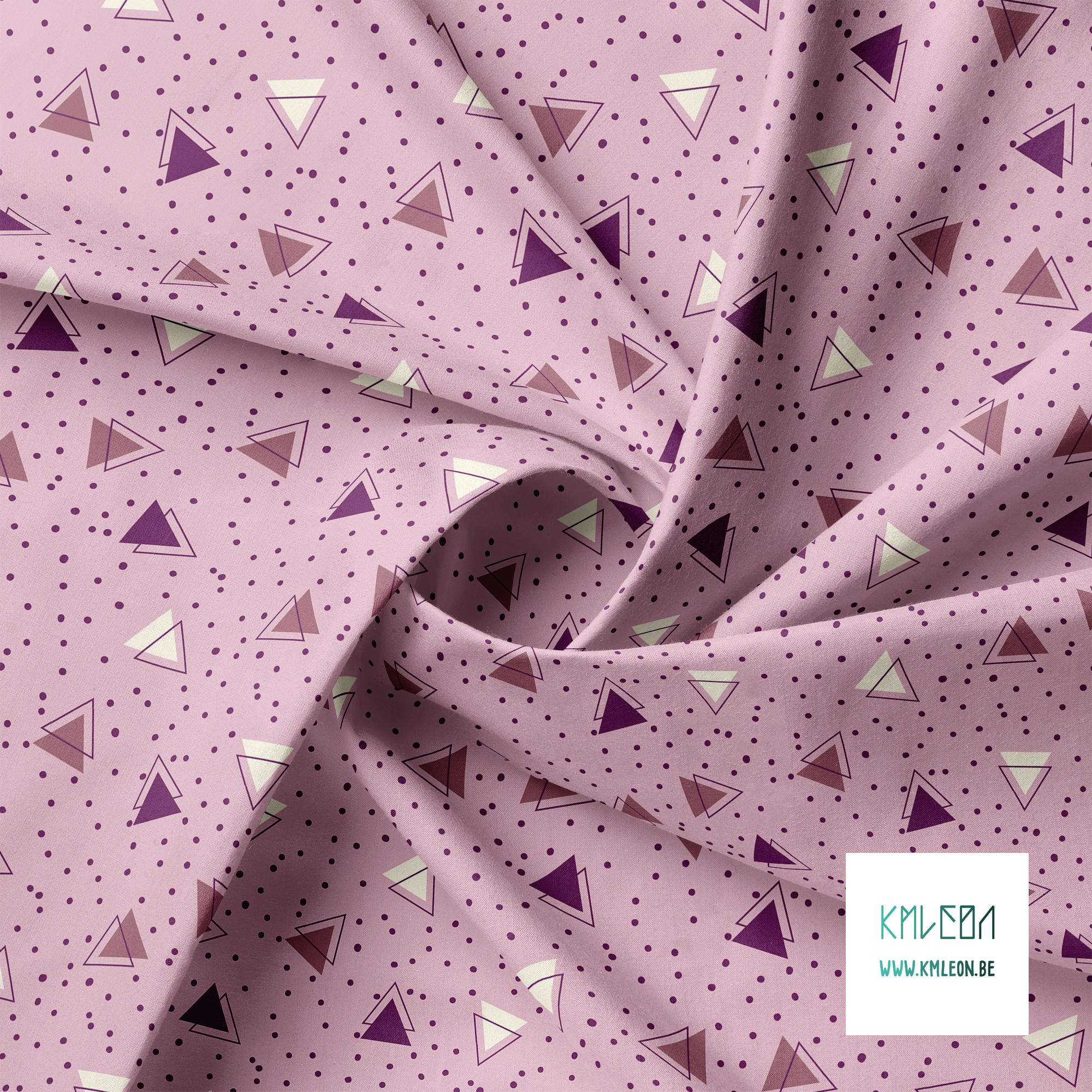 Roze, crèmekleurige en aparse driehoeken en paarse stippen stof