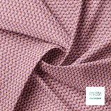 Gestreepte driehoeken in roze en paars stof