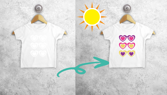 Sunglasses and hearts magic baby shortsleeve shirt