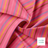 Zachte horizontale strepen in roze, bruin, blauw en geel stof
