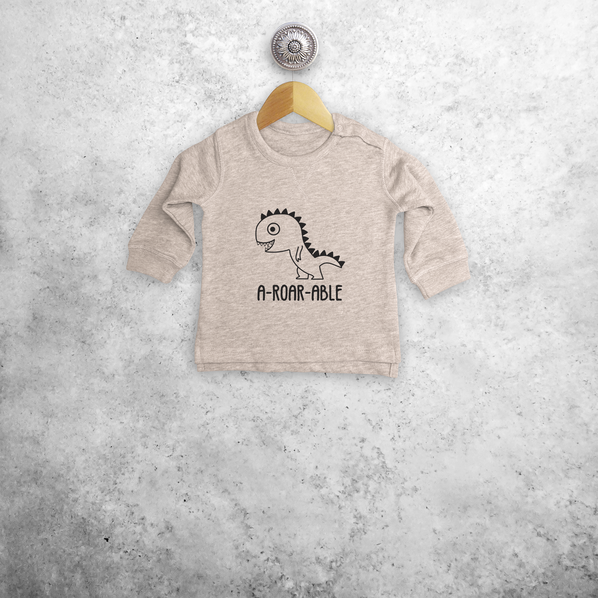 'A-roar-able' baby sweater