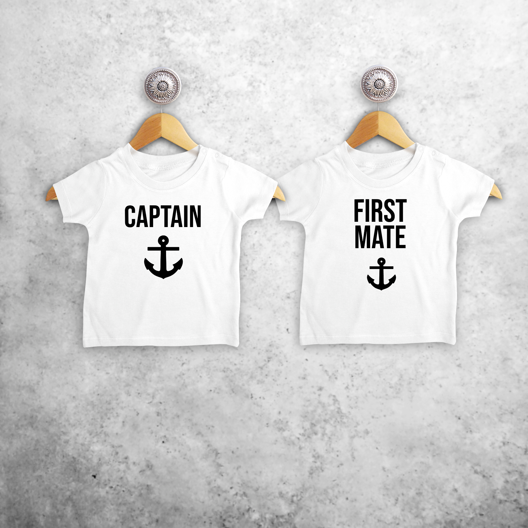 'Captain' & 'First mate' baby broer en zus shirts