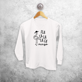 Kids shirt with long sleeves, with ‘Fla la la la la mingo’ print by KMLeon.