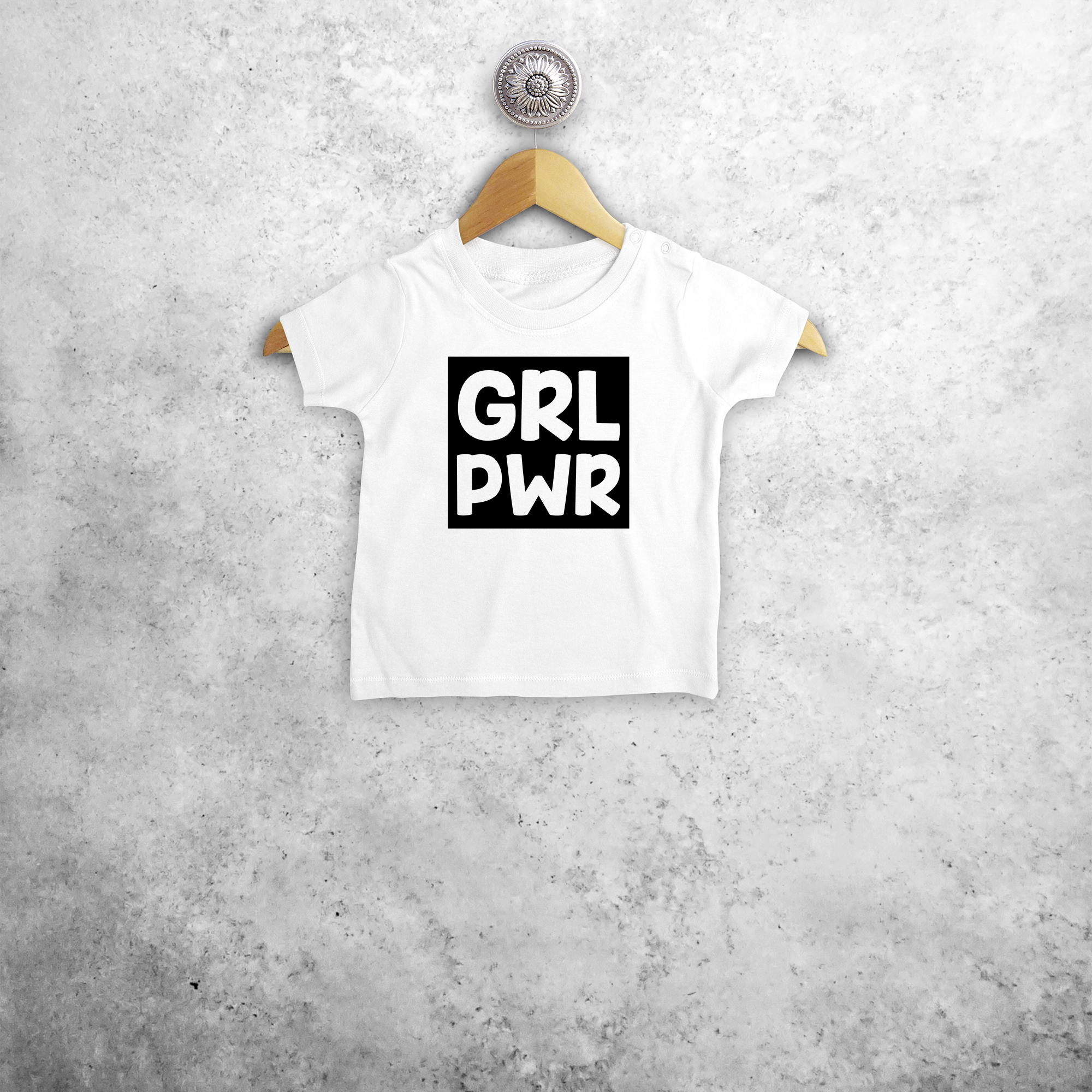 'GRL PWR' baby shirt met korte mouwen