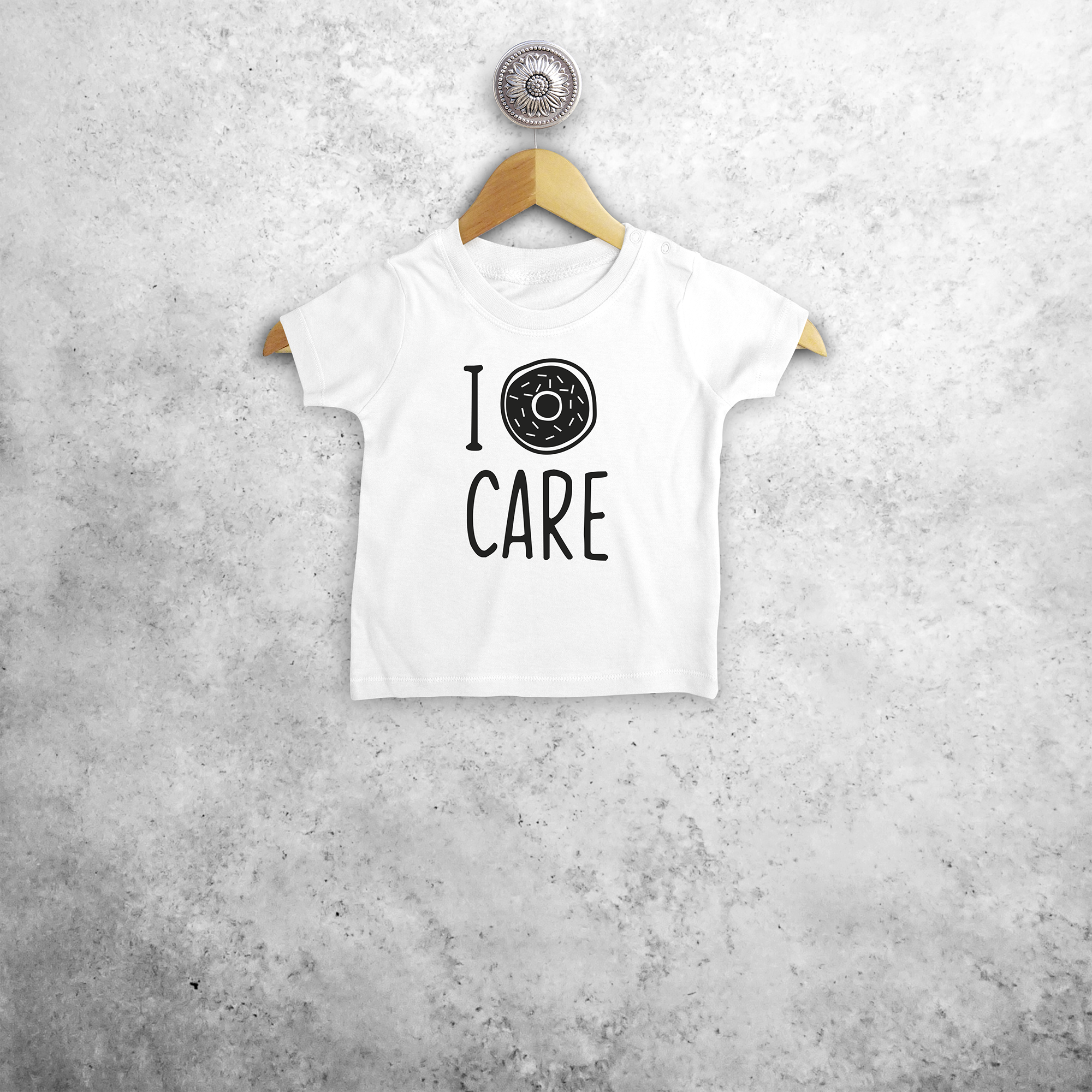 'I donut care' baby shirt met korte mouwen