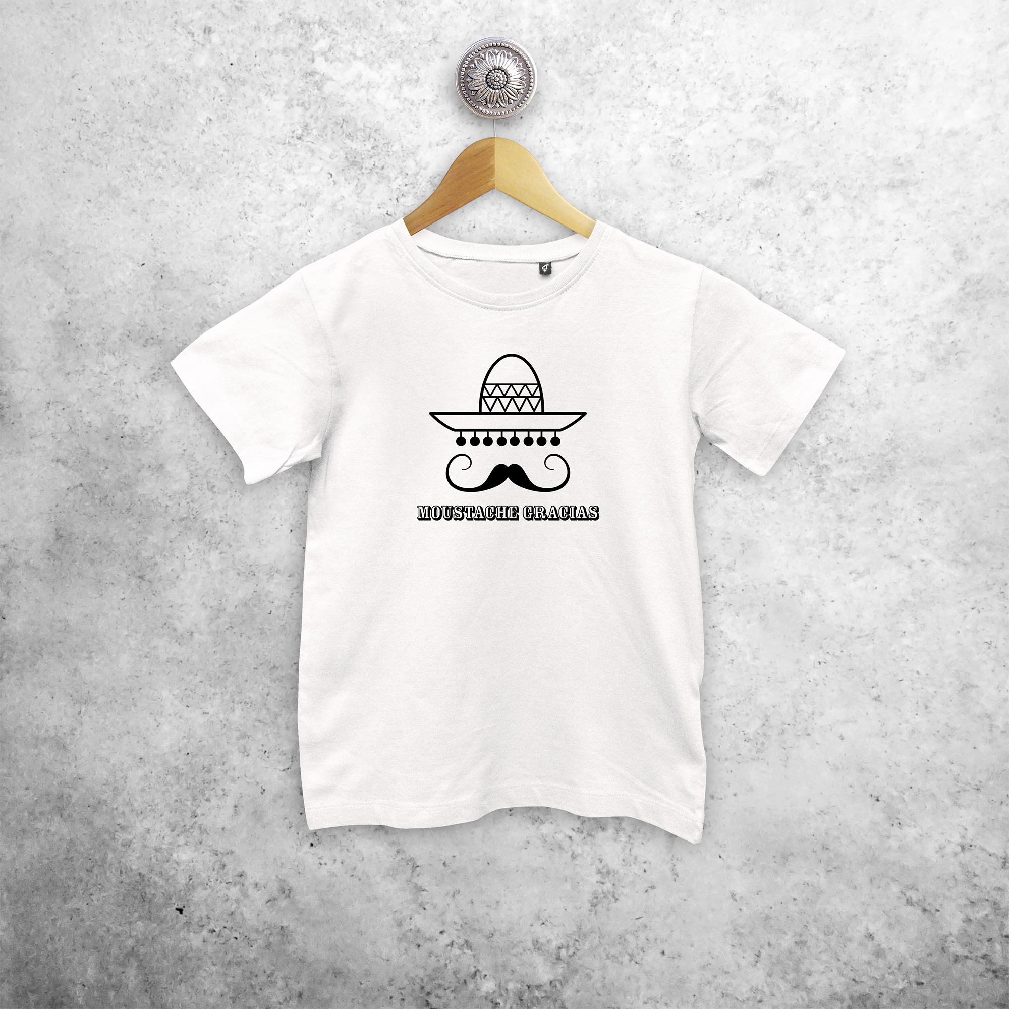 'Moustache gracias' kind shirt met korte mouwen