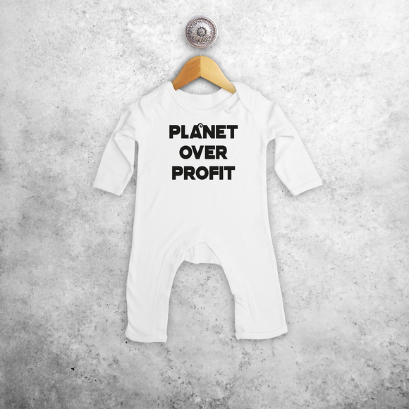 'Planet over profit' baby romper met lange mouwen