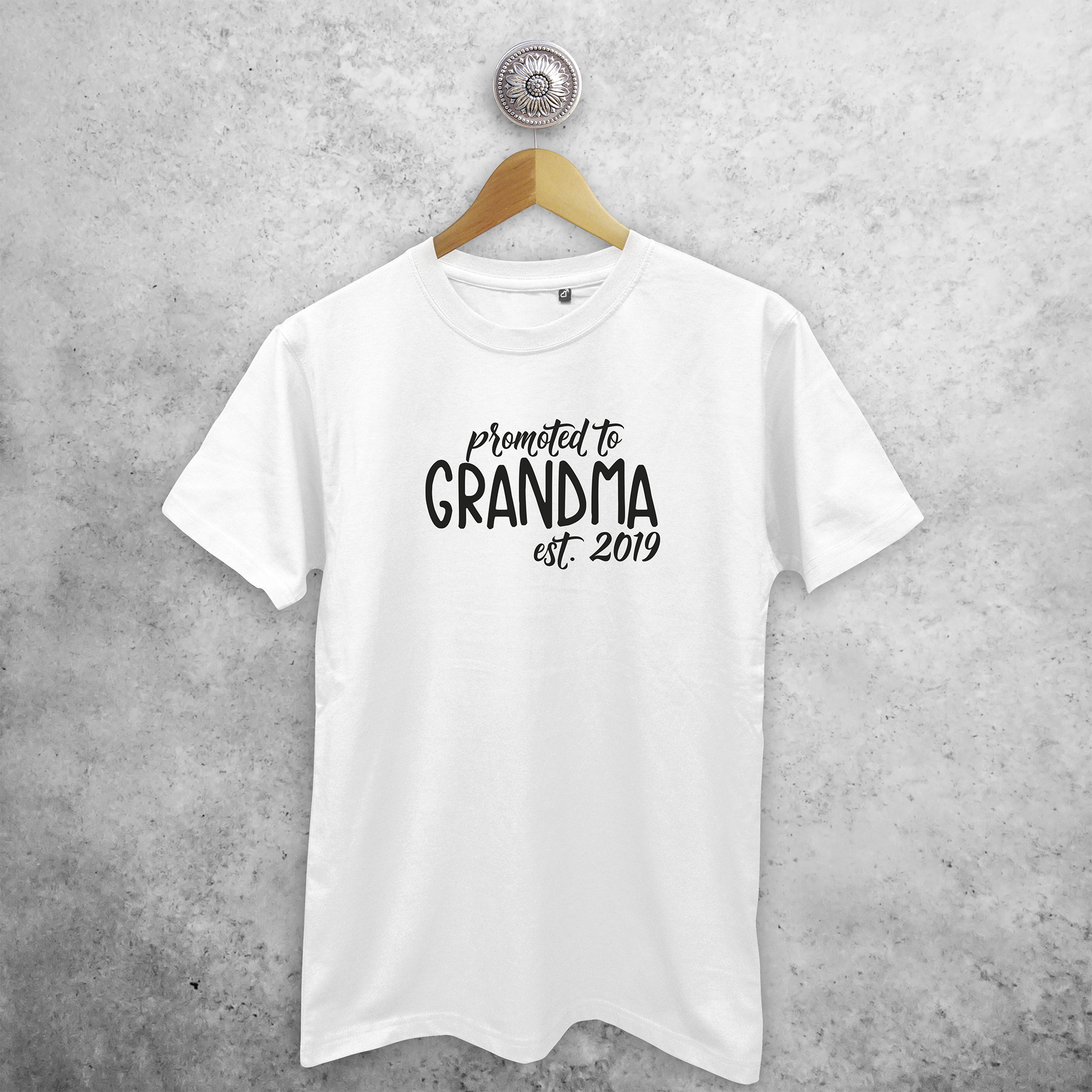 'Promoted to grandma' volwassene shirt