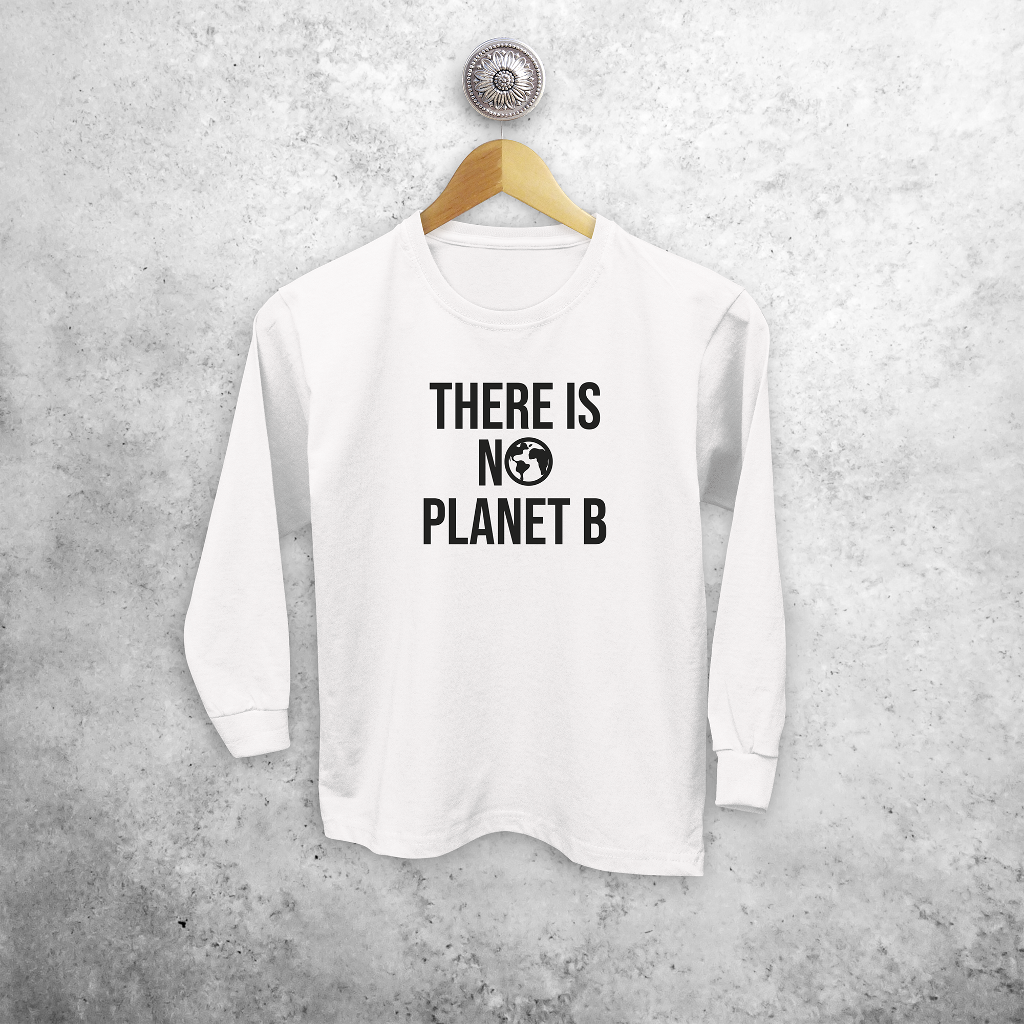'There is no planet B' kind shirt met lange mouwen